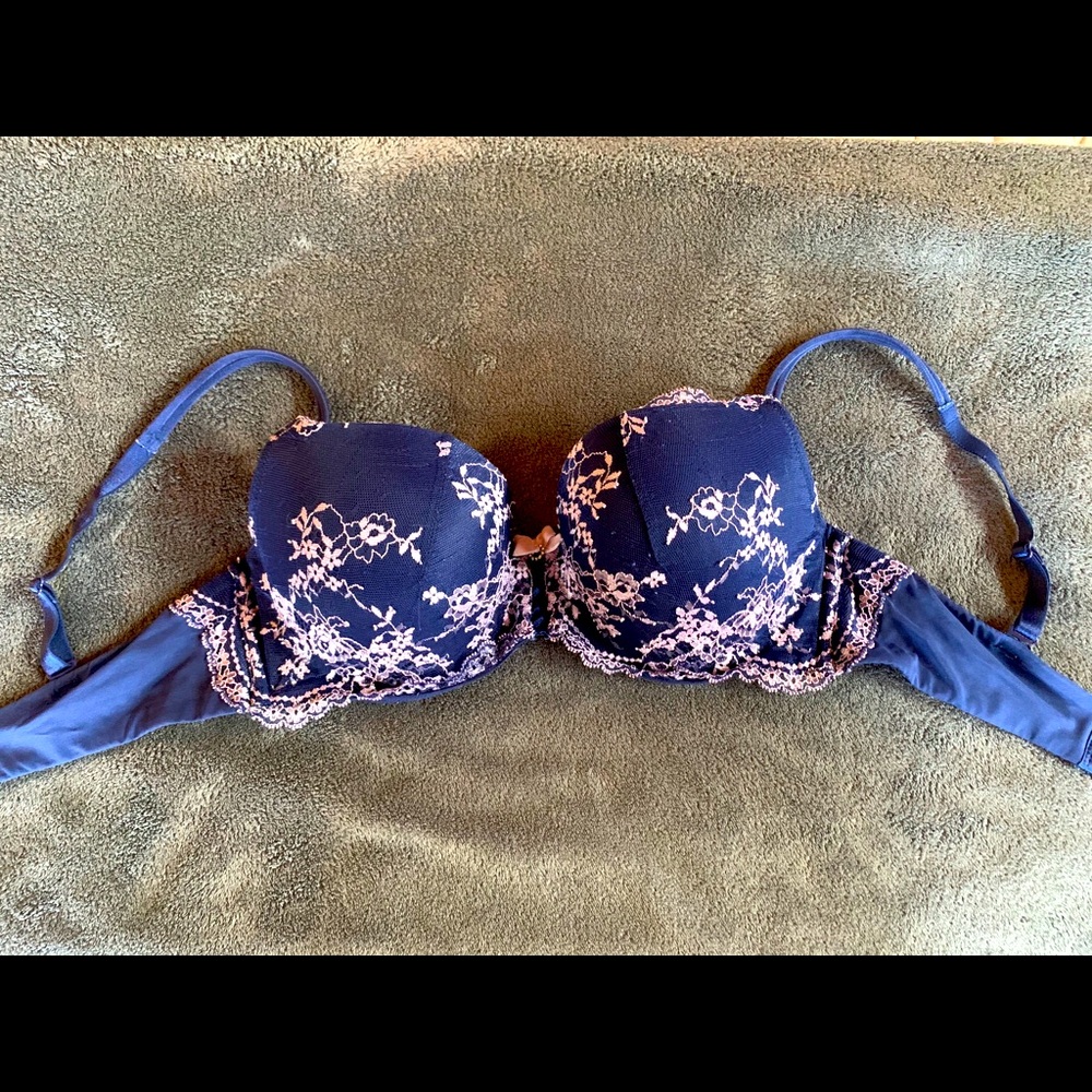 34D VS Demi Bra